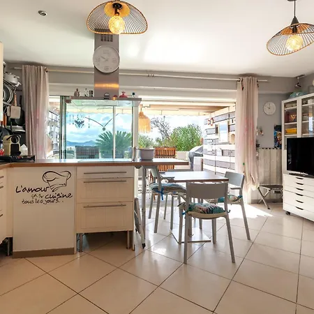 Les Pieds Dans L'eau Апартаменты Ла-Сьота