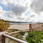 Les Pieds Dans L'eau La Ciotat